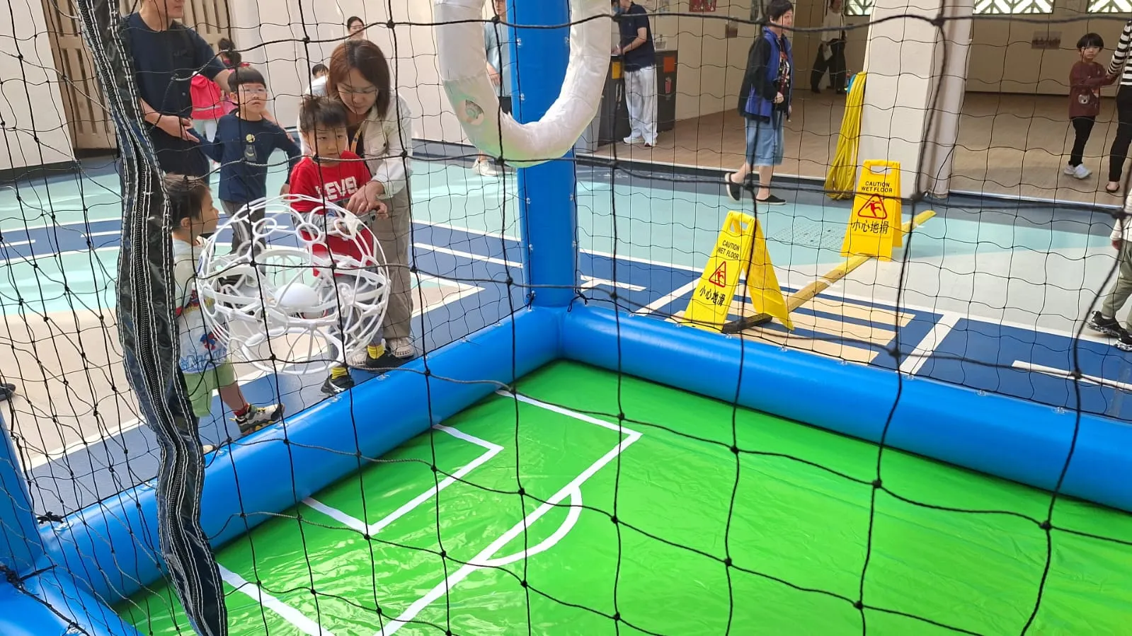 無人機足球比賽體驗